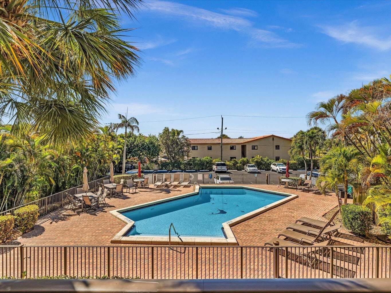 Building Photo - 333 SE 20th Ave