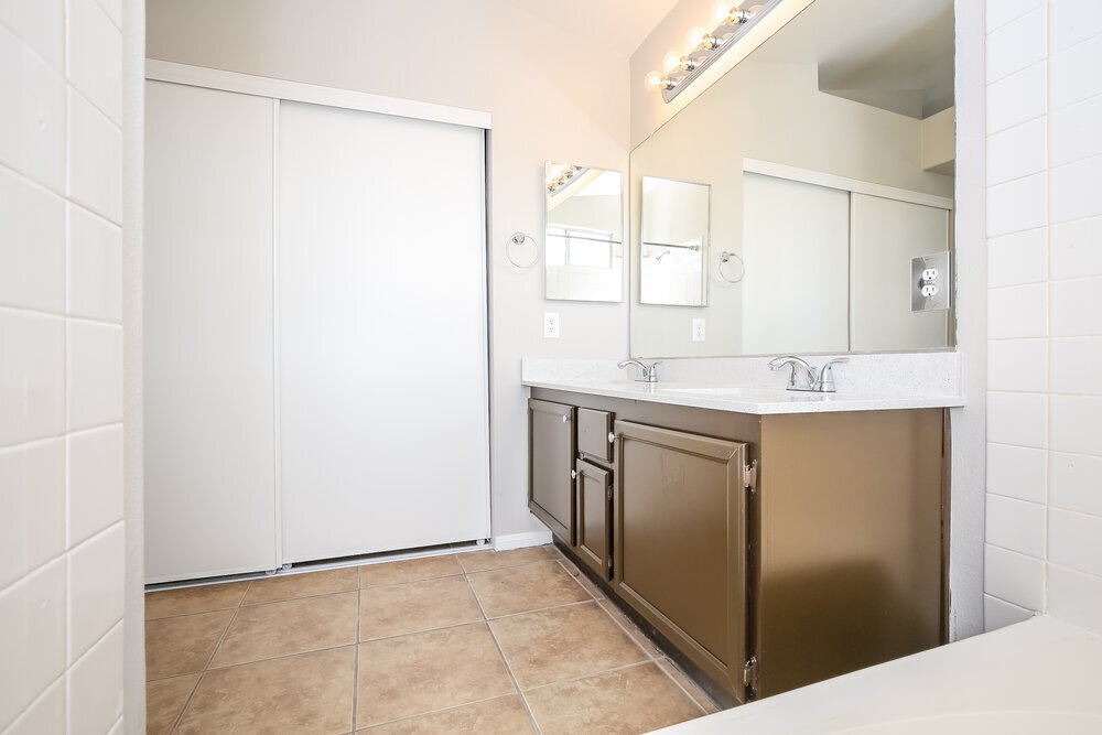 Building Photo - 364 Rancho Del Norte Dr