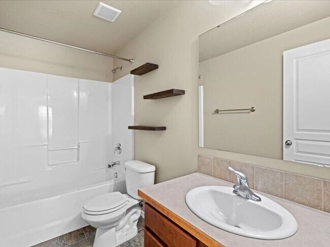 Building Photo - 6416 Three Rivers Dr