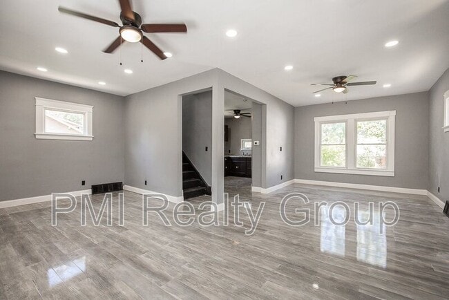 Building Photo - 12203 Castlewood Ave