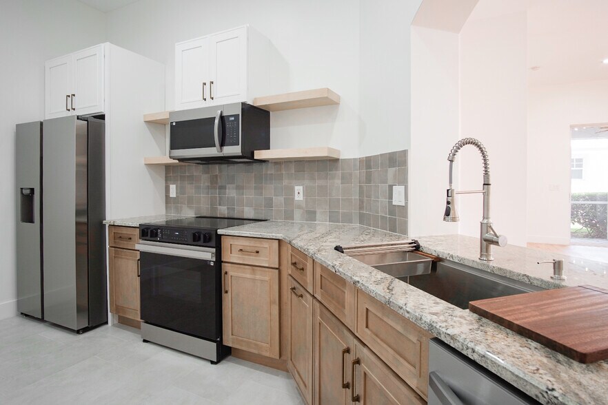 Building Photo - 158 Coconut Key Ln