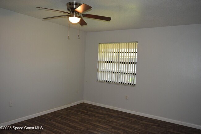 Building Photo - 1067 Ellen Ct