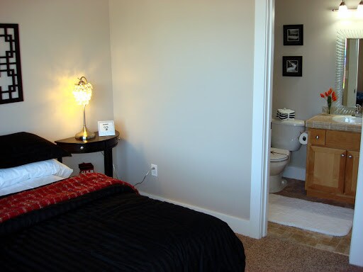 Building Photo - 3BDRM 2.5BTH Condo Duplex, Attached Garage...