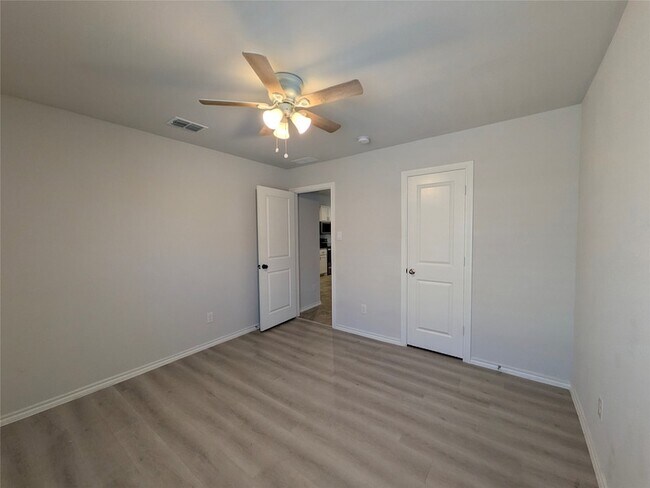 Building Photo - 9513 Doverglen Dr