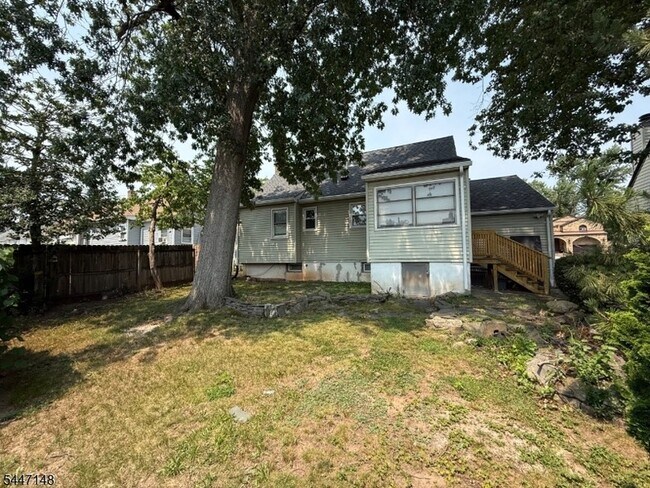 Building Photo - 2514 Jackson Ave