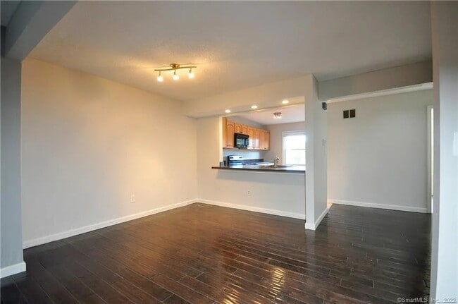 Building Photo - 507 Carlton Ln