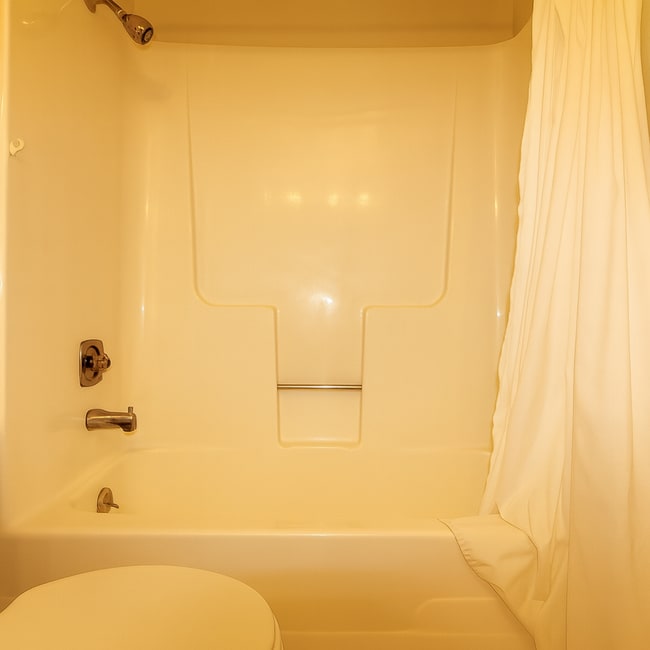 Building Photo - Spacious SW Bend Home on Nearly Half an Ac...