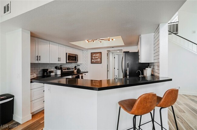 Building Photo - 1640 Crystal Shadows Cir