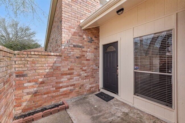 Building Photo - 16419 Lost Quail Dr