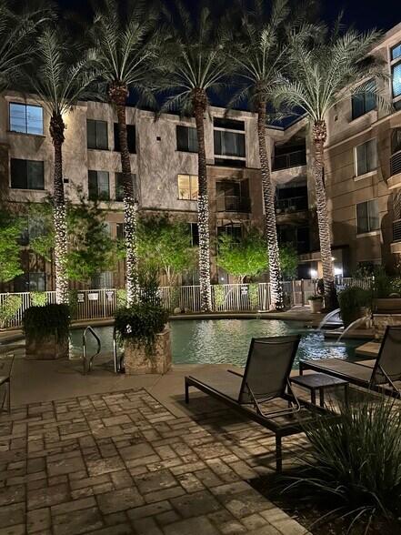 Building Photo - 1701 E Colter St