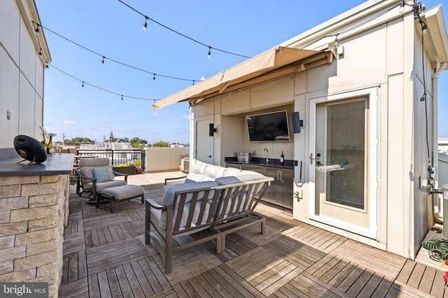 Building Photo - 1600 Beason St