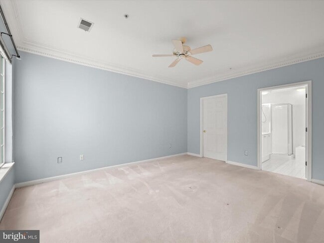 Building Photo - 10713 Symphony Way