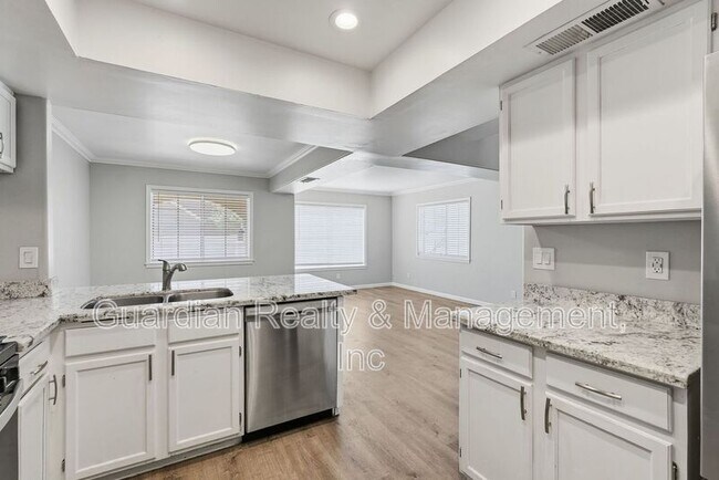 Building Photo - 4397 S Potter Dr