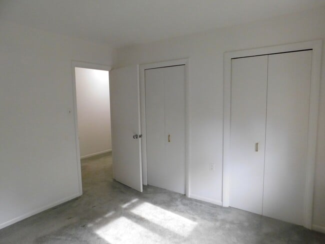 Building Photo - Berryville Townhouse