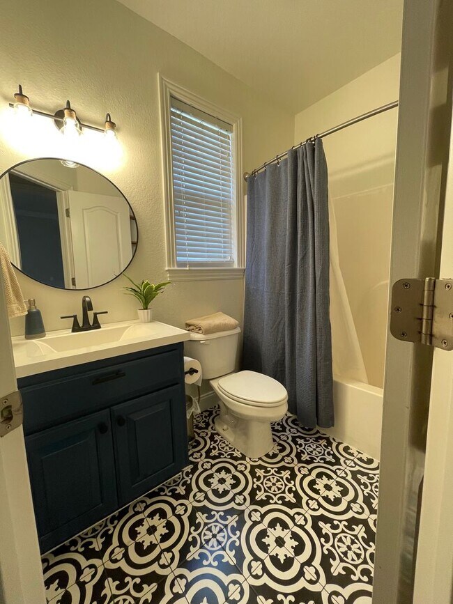 Building Photo - 4 Bed/3 Bath for rent in Bentonville! New ...