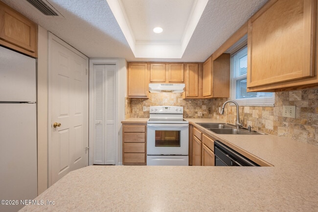 Building Photo - 597 Sturdivant Ave