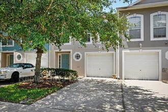 Building Photo - 7414 Palm Hills Dr