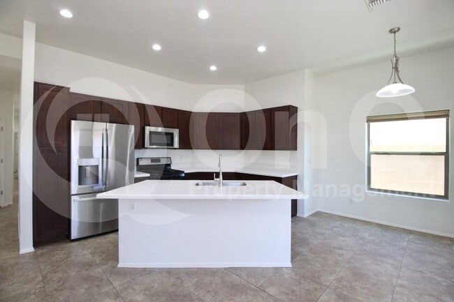 Building Photo - 3113 E Danbury Rd