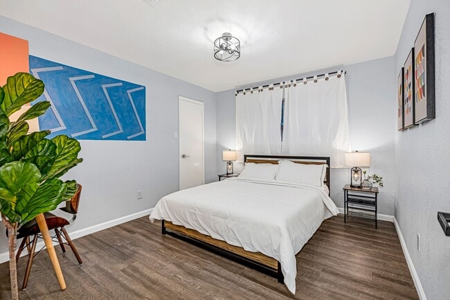 Building Photo - 13330 Trompilla Ln