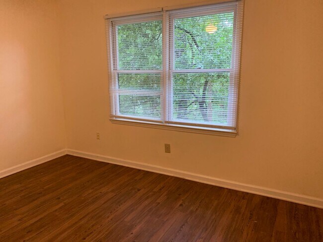 Building Photo - 7601