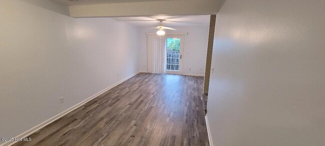 Building Photo - 3960 Winds Ridge Dr