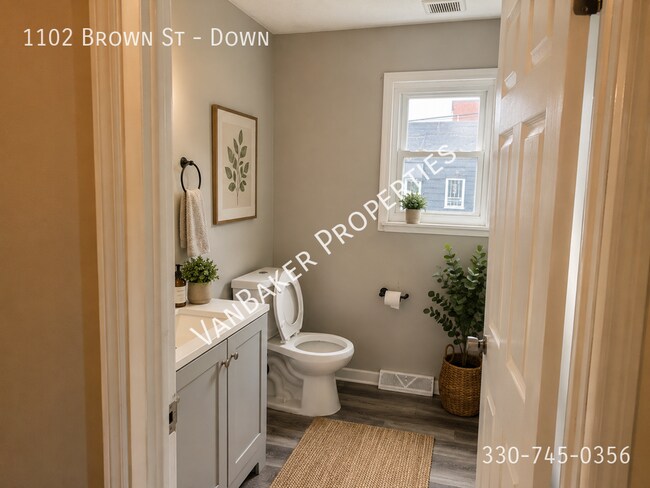 Building Photo - 1102 Brown St