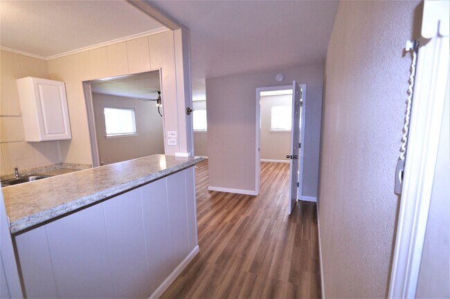 Building Photo - 110 Farm Dr
