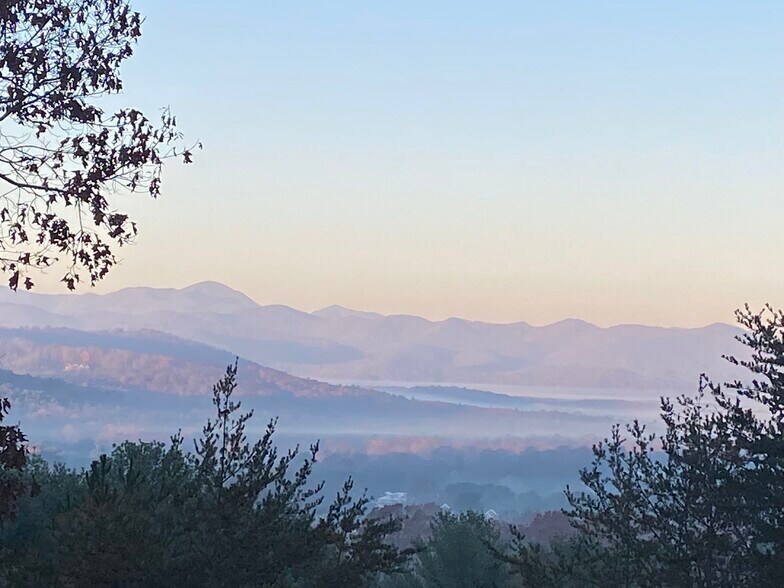 Building Photo - 60 Park Ave