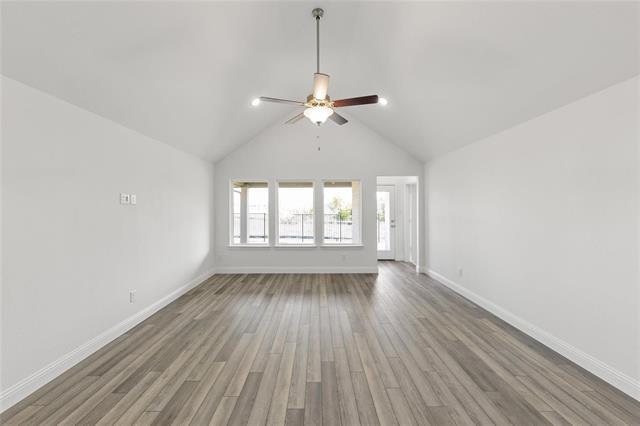 Building Photo - 710 Creekview Ln