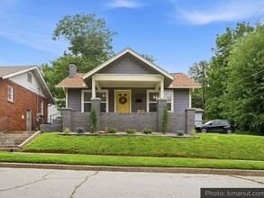 Building Photo - 321 N Xenophon Ave