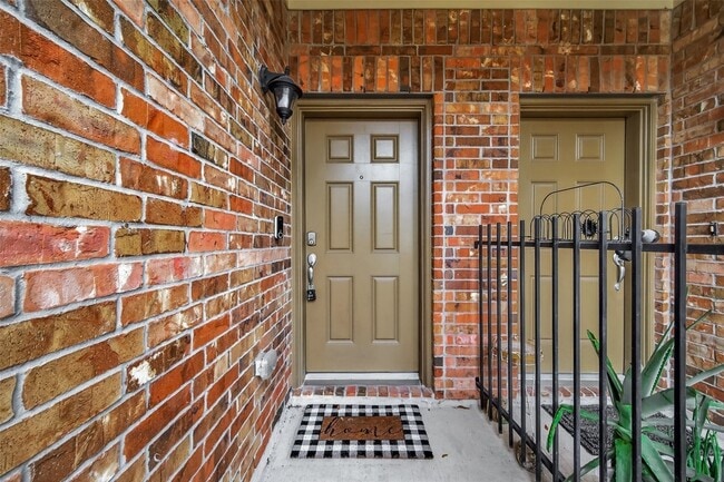 Building Photo - 8314 Columbia Forest Dr