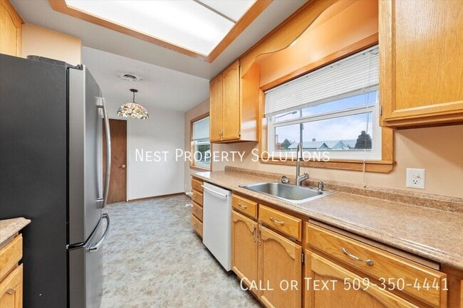 Building Photo - 135 H St NE