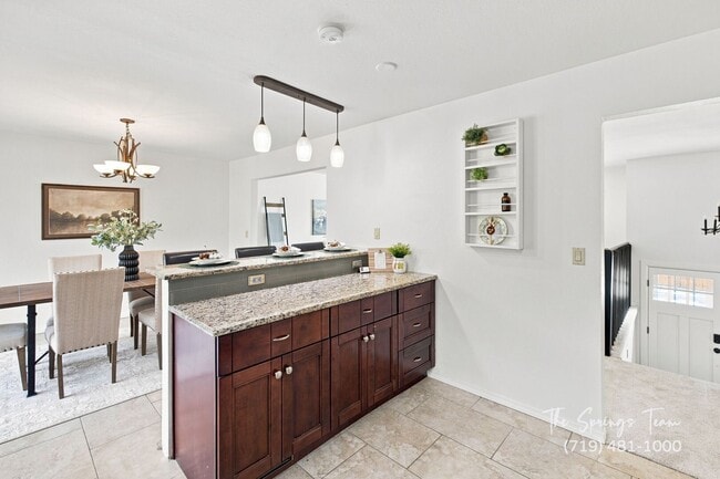Building Photo - 1239 Suncrest Way