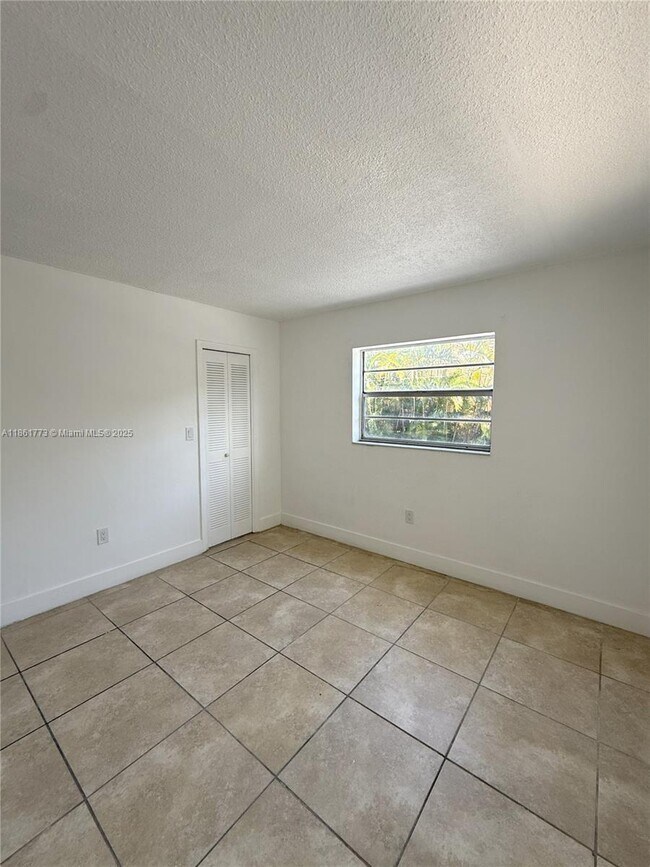Building Photo - 3100 W Flagler St
