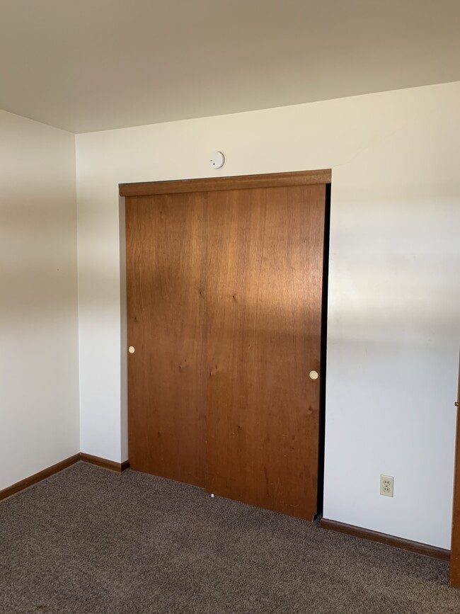 Bedroom Closet - 5400 Beacon Hill Rd