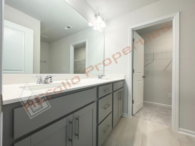 Building Photo - Brand-New 3BR/3.5BA Townhome w/ 1 Car Gara...