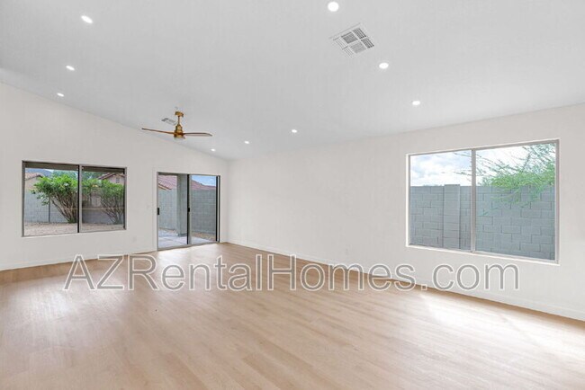 Building Photo - 10431 E Morning Star Dr