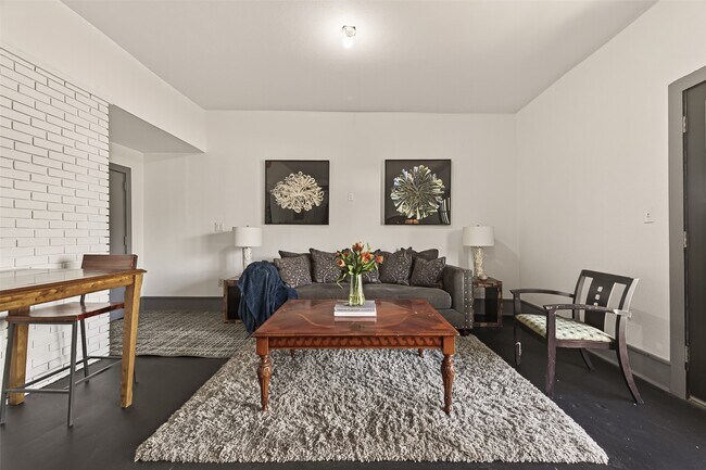 Building Photo - 100 W Hamilton St