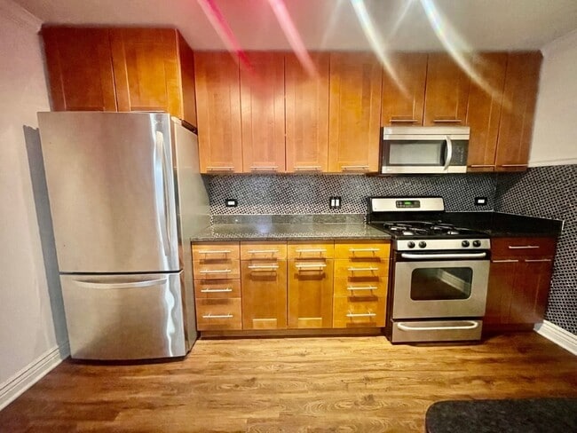 Building Photo - 7306 N Winchester Ave