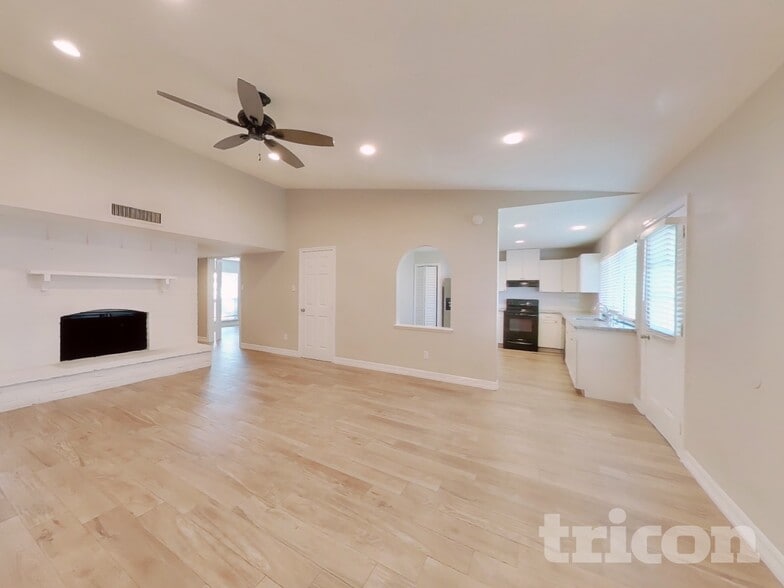 Building Photo - 6127 Larchbrook Dr