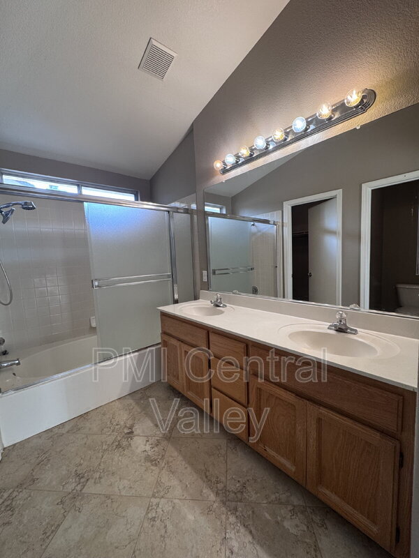 Building Photo - 10335 Point Reyes Cir