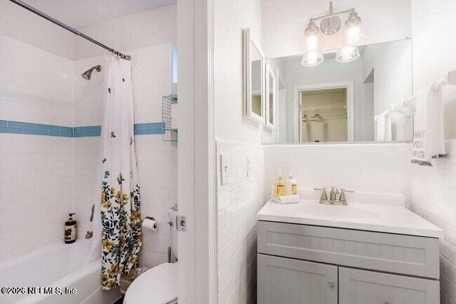 Building Photo - 1318 Eastwind Dr