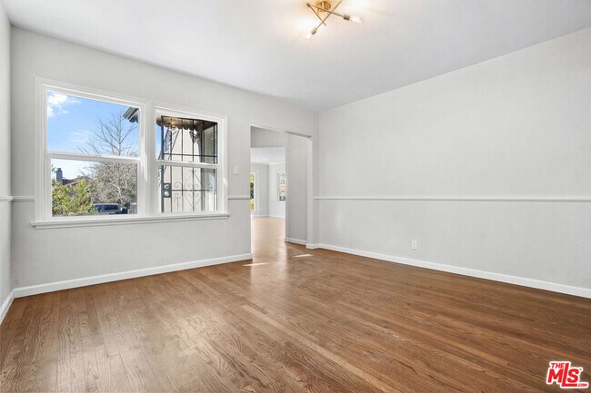Building Photo - 1516 Stearns Dr