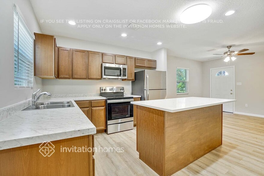 Building Photo - 3725 Pine View Cir