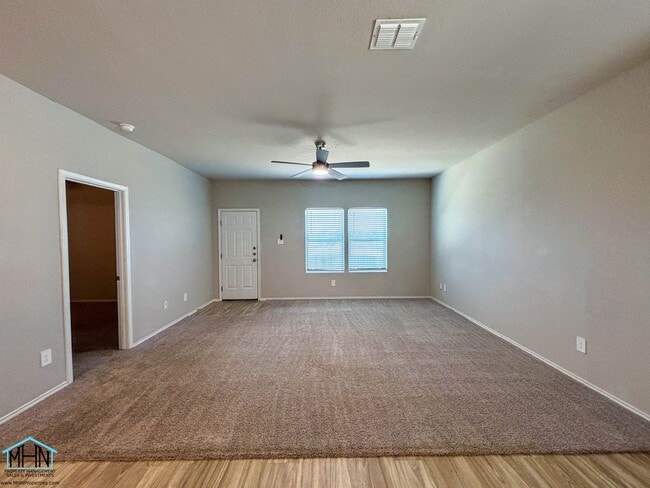 Building Photo - Inviting 3-bedroom, 2-bathroom House, Epitome of Comfort and Style!