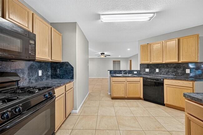 Building Photo - 3343 Apple Dale Dr