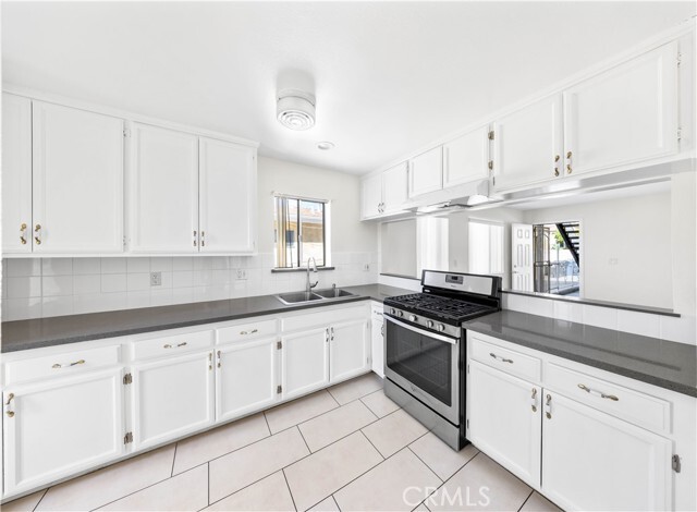 Building Photo - 10225 Fernglen Ave