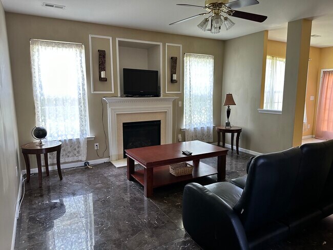 Building Photo - 15037 Taylor Ridge Ln