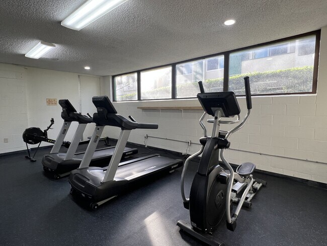 Building Photo - 15224 Ocaso Ave