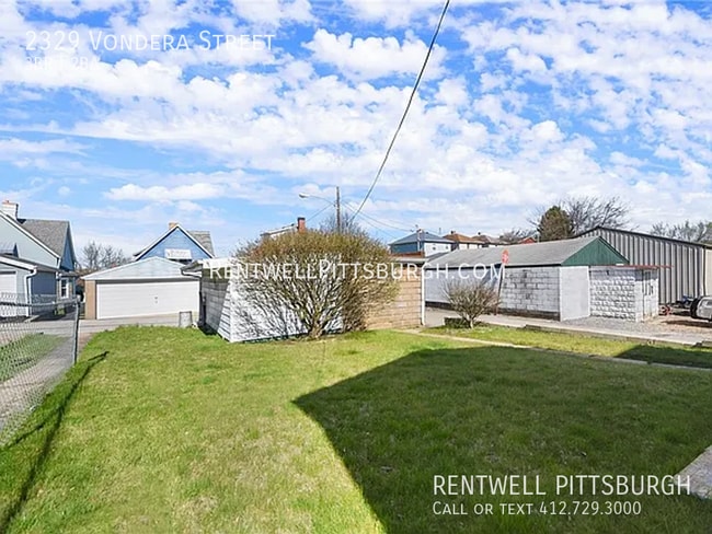 Building Photo - 2329 Vondera St